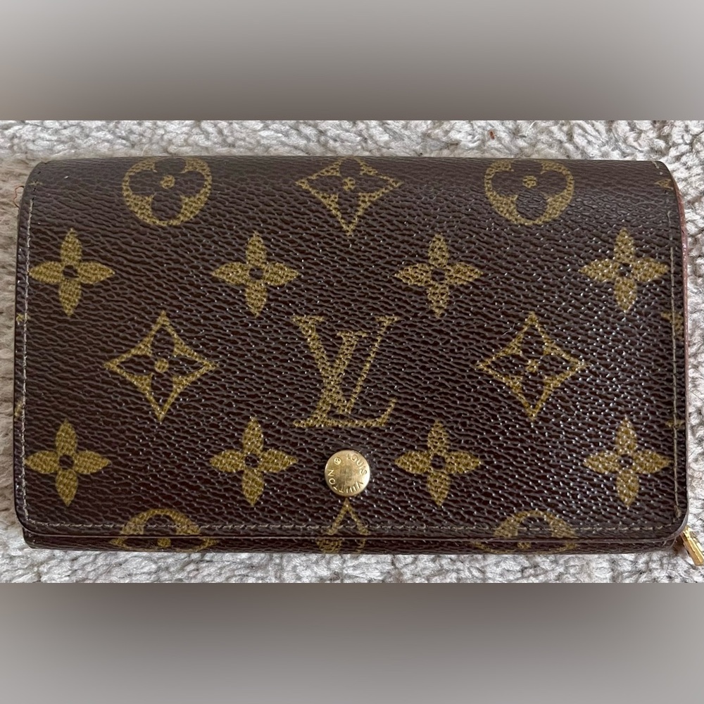 Louis Vuitton Monogram Tresor wallet